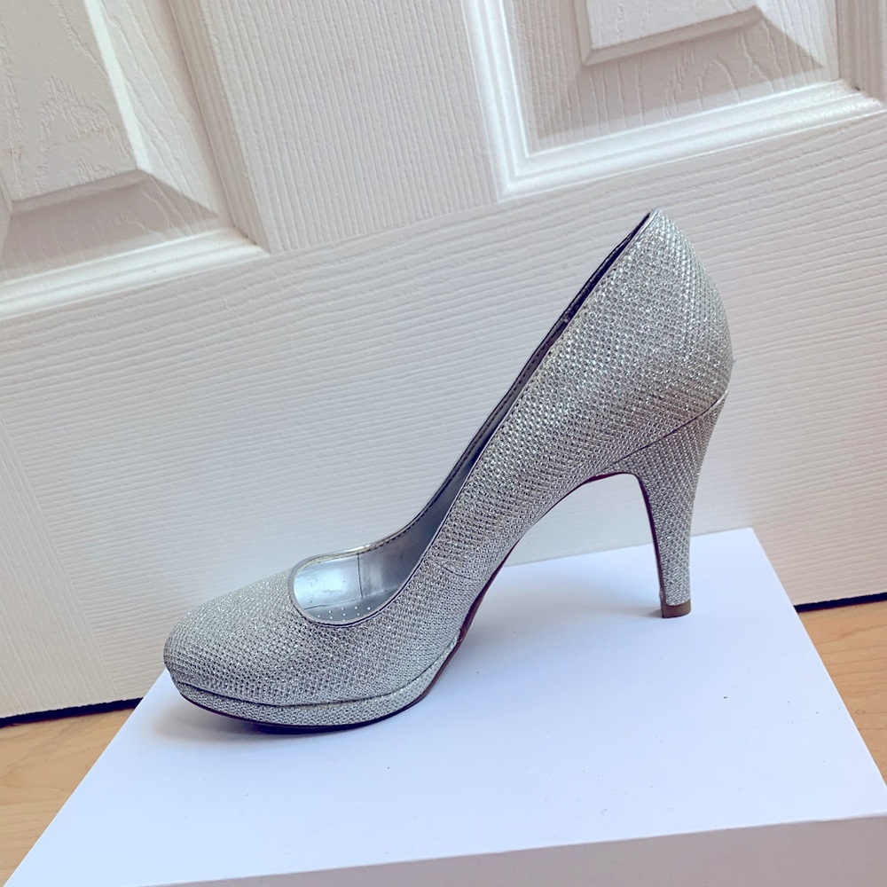 Worthington sparkly silver heels! ✨